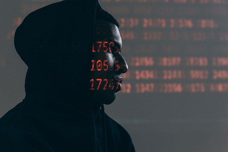 hacker robando información